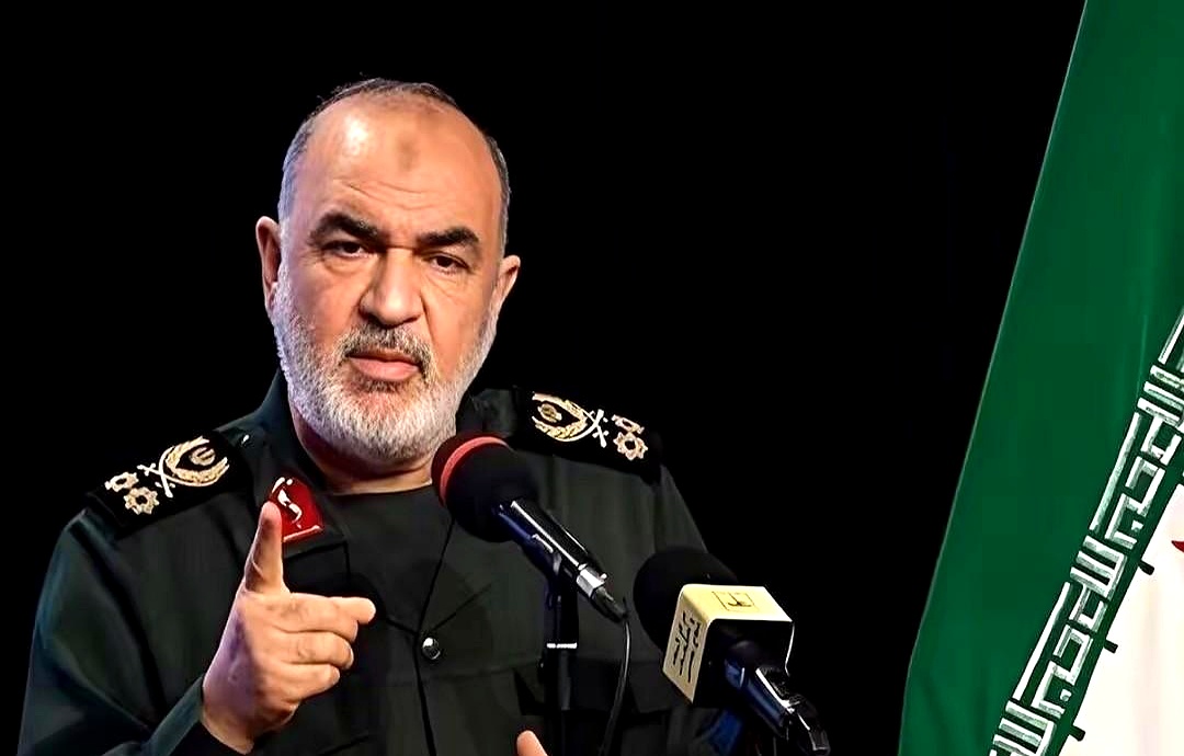 开云-科维托娃在FPX比赛中反败为胜，比赛局势复杂引发热议！-开云