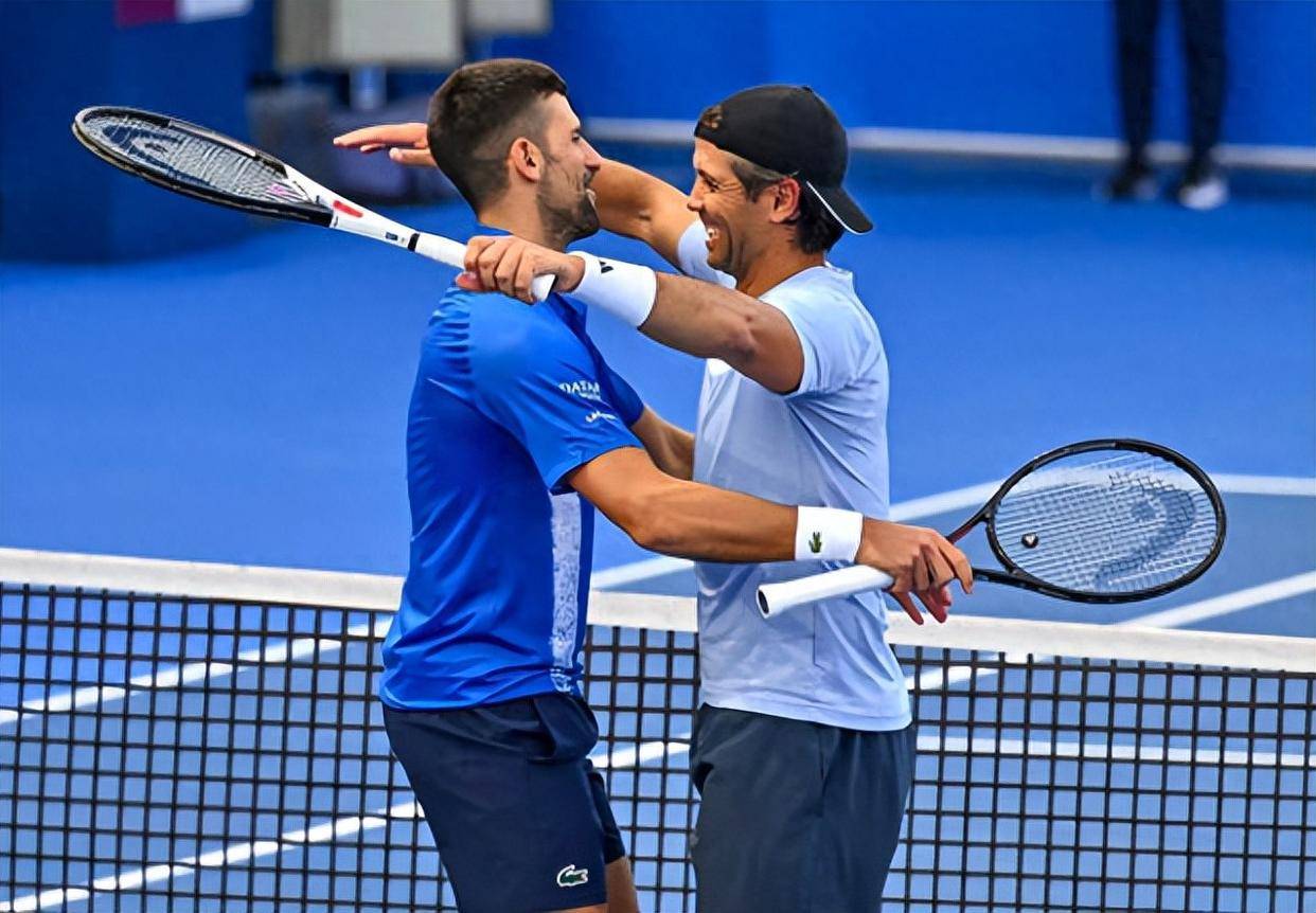 开云中国-穆古鲁扎焦点对战，纳达尔与40激战曼联分钟，险胜胜负难料！观众掌声雷动-开云中国