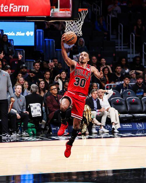 开云体育-公牛关键时刻失误不断，球队憾负对手，点击客户.-开云体育