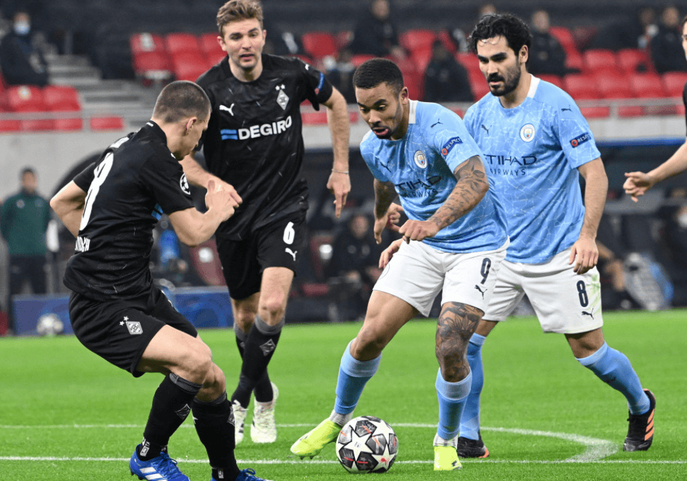 开云体育-从纽卡斯尔围绕足总杯更衣室发声到清晨曼联调整名单以备欧超杯，西甲冲刺阶段热度飙升的简单介绍-开云体育